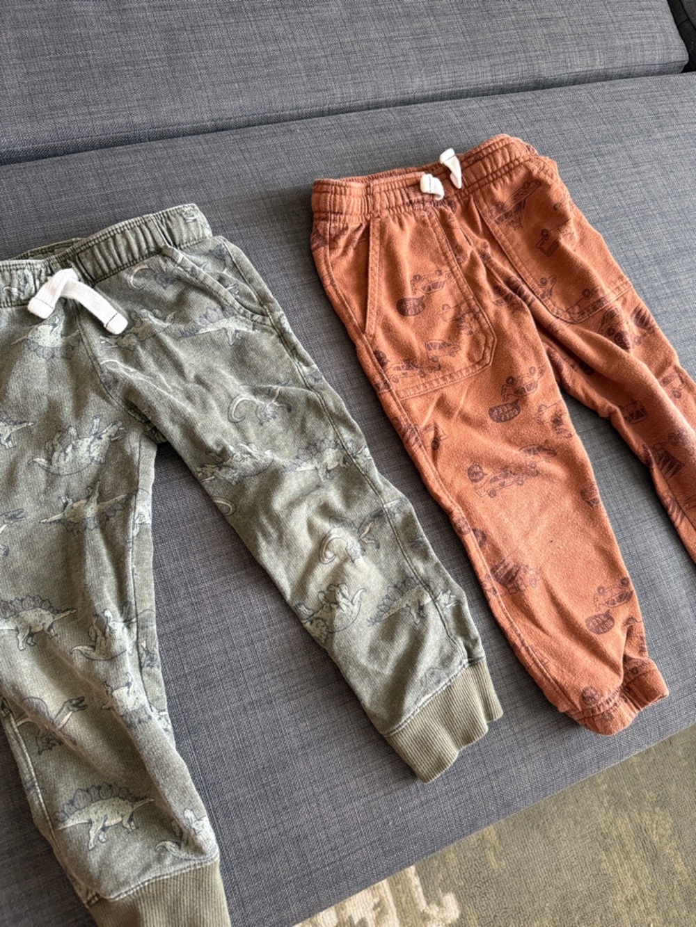 Carter’s boys sweatpants Bundle 3t